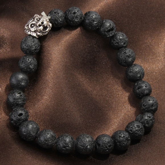 Lion bracelet silver charm and black lava beads. - Picture 2 of 2